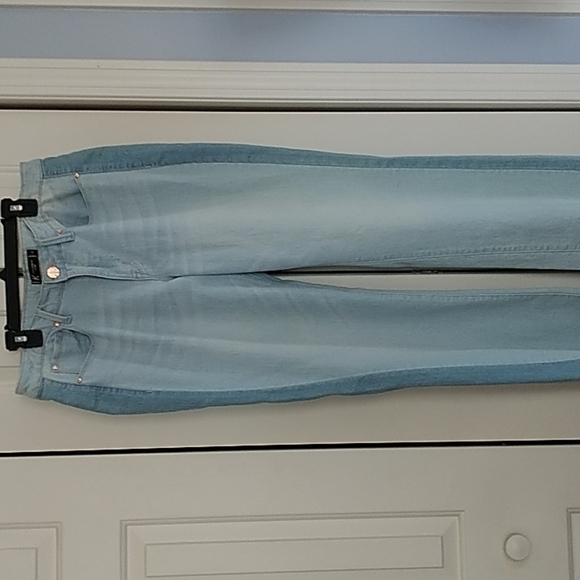 K Kardashian Premium Denim Boot cut Kiara Jeans Two Tone Sz 14 - Picture 3 of 15